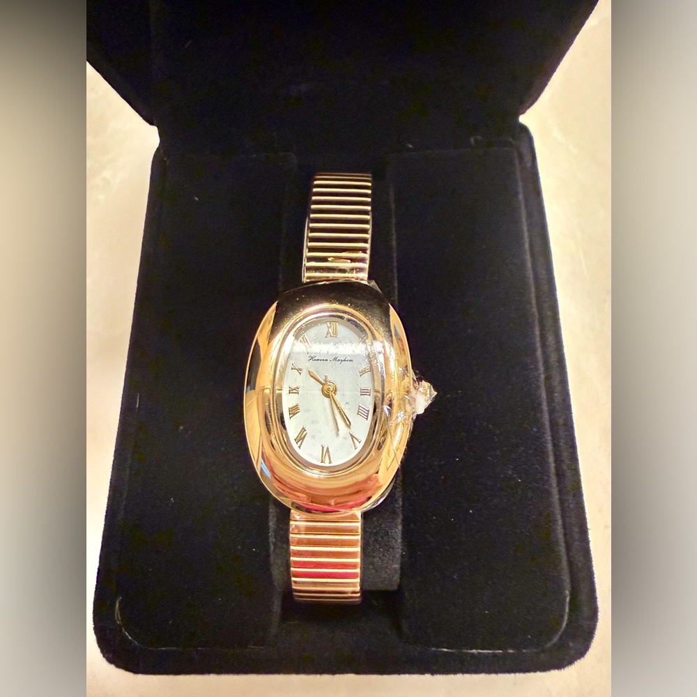NWT HEAVEN MAYHEM The Amara Watch - Gold
